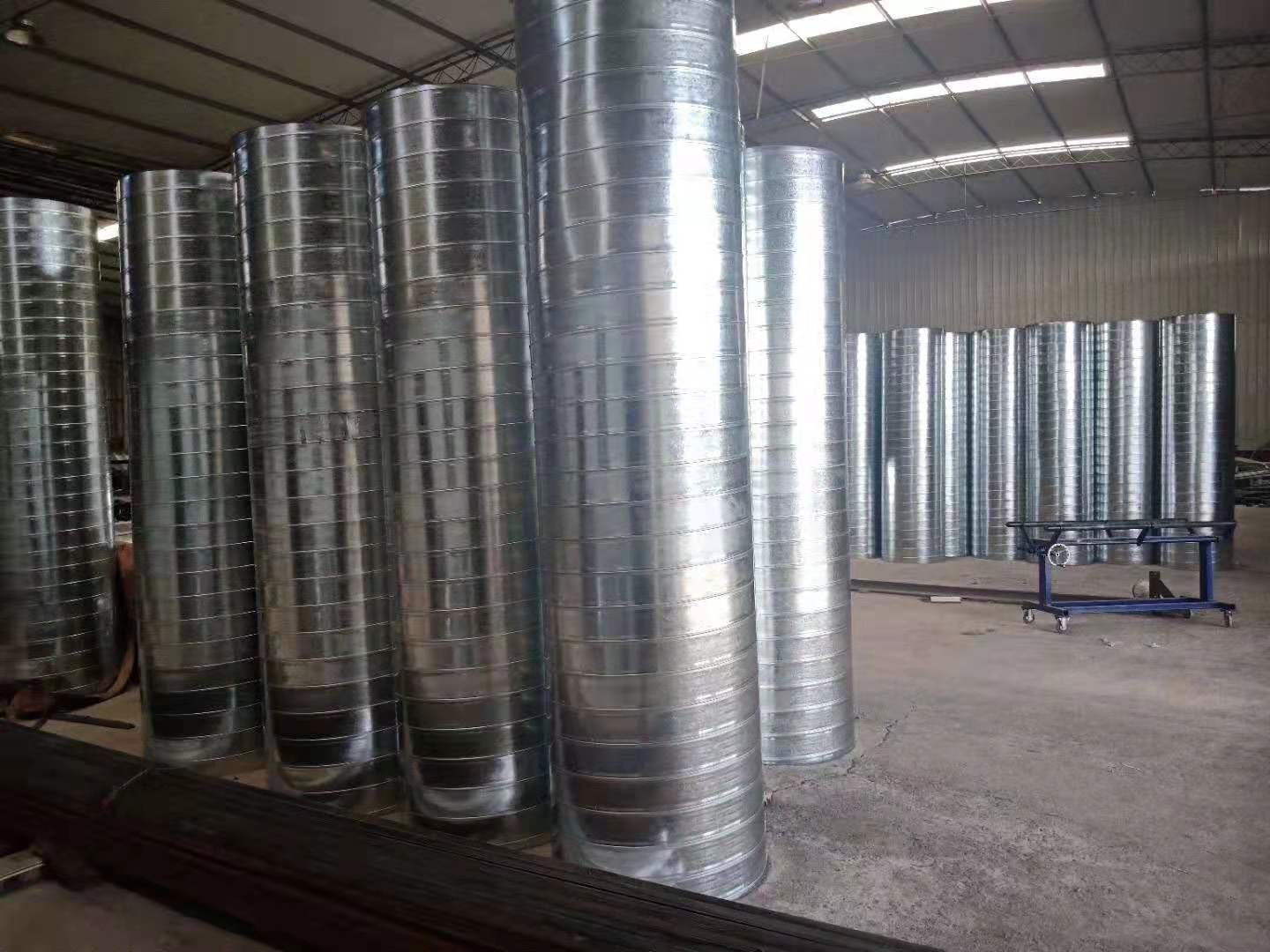 風(fēng)管生產(chǎn)線廠家指導(dǎo)如何正確清洗風(fēng)管